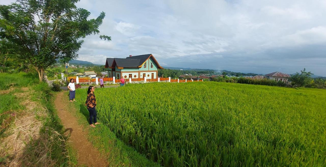 Kopa Hilltop - Family Guest Home Ruteng Exterior photo